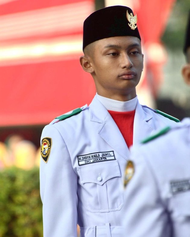 8 Portraits of Dhofin Putra Ibnu Jamil While Serving as Paskibraka, Prostration of Gratitude After Flag Lowering - Makes His Mother Proud