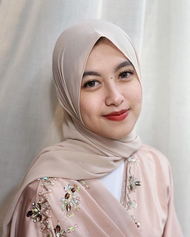 8 Portraits of Diffa, Yuni Sulistiowati's Eldest Daughter, Rarely Highlighted, Already a Bachelor's Degree Holder at 19 - The Youngest Graduate in Her Campus
