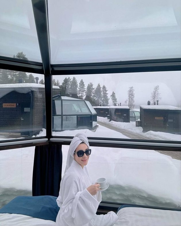 8 Photos of Erin Taulany's Vacation in Norway and Finland, Playing in the Snow - Very Socialite Style