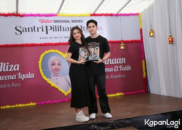 8 Portraits of Fadi Alaydrus Getting a Birthday Surprise During Meet and Greet, Naura Ayu Gives Special Gift