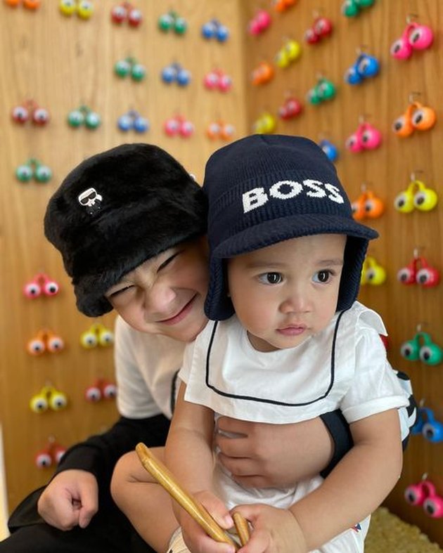 8 Portraits of Raffi Ahmad's Family Time, Rafathar and Rayyanza's Harmony When Taking Photos Together - Nagita Slavina's 'Torn' Clothes Steal Attention