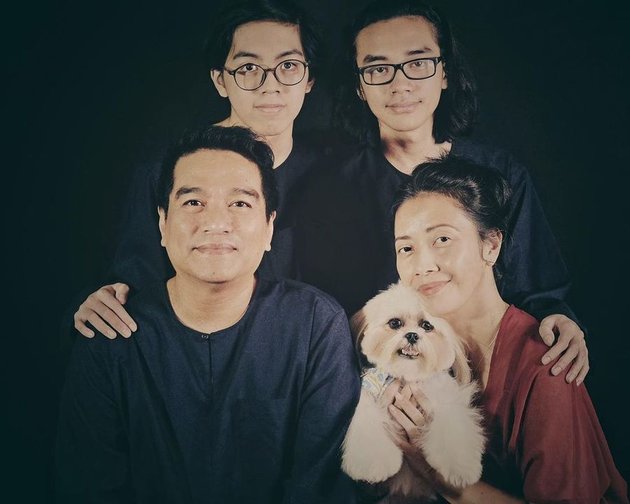 8 Photos of Devo Lesmana, Indra Lesmana's Handsome Son from His Second Marriage, Now 21 Years Old