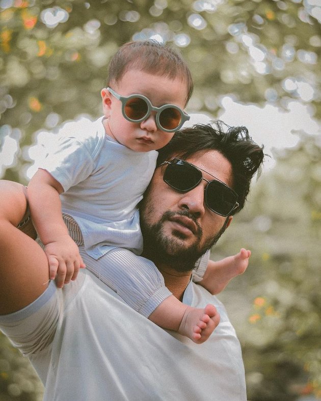 8 Handsome and Dashing Portraits of Ammar Zoni Playing Together and Carrying Baby Air, Such a Hot Daddy