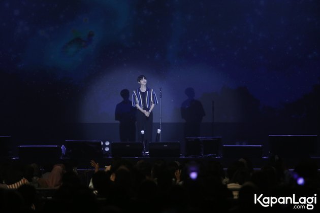 8 Handsome Portraits of Hwang In Youp at 1st Fanmeeting Jakarta, Entertaining with Golden Voice - Having Fun with Fans that Makes You Not Want to Go Home