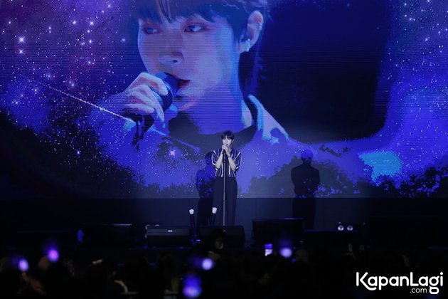 8 Handsome Portraits of Hwang In Youp at 1st Fanmeeting Jakarta, Entertaining with Golden Voice - Having Fun with Fans that Makes You Not Want to Go Home