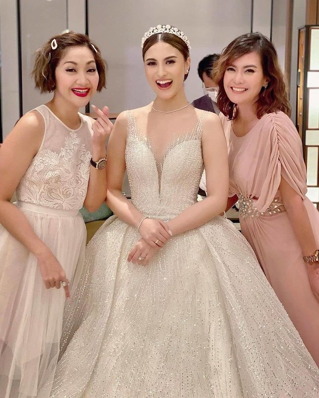 8 Pictures of Marcella Daryanani's Beautiful Wedding Dress, Beautifully Embellished with Swarovski Crystals