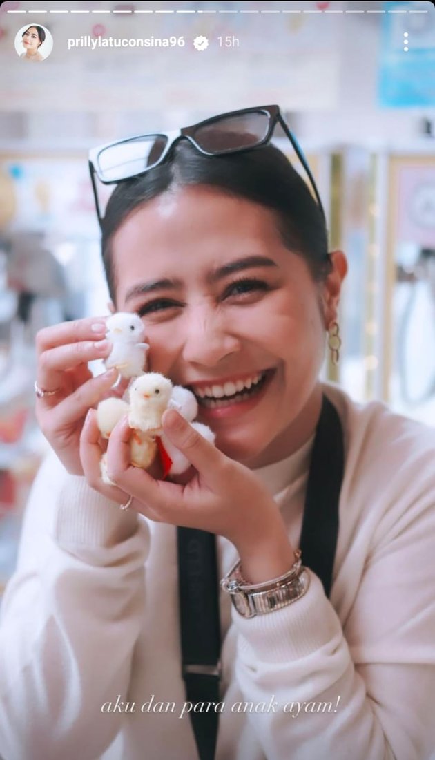 8 Cool Style Portraits of Prilly Latuconsina During Vacation in Tokyo