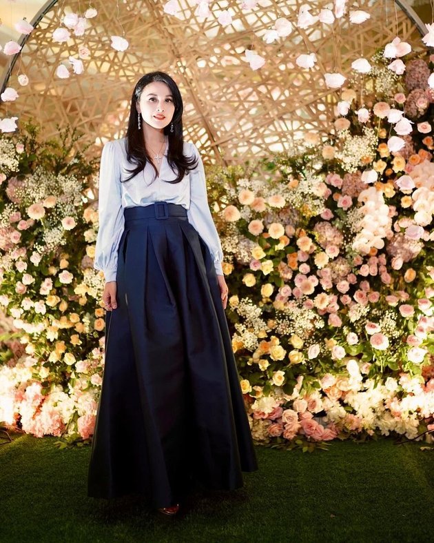 8 Portraits of Sandra Dewi's Stylish Wedding Style, Perfectly Matched with Her Husband, Called Princess and Prince of Heaven - Netizens Focus on Her Hair