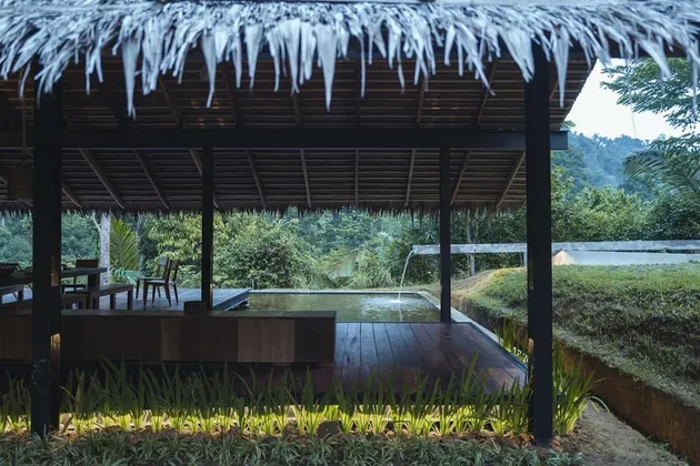 Hotel Nicholas Saputra