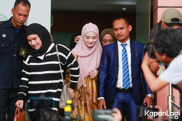 8 Potret Inara Rusli in Religious Court, Talking About Child Custody - Responding to Virgoun's Brother's Taunt 