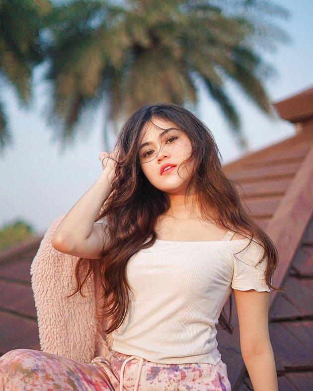 8 Beautiful Portraits of Indrayani Rusady, Paramitha Rusady's Charming Niece, a Popular Influencer with Millions of Followers