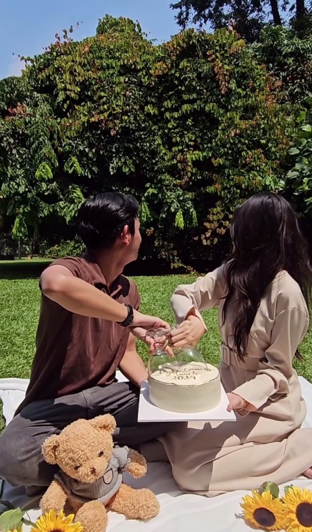 8 Intimate Gender Reveal Pictures of Belva Devara's Child - Sabrina Anggraini, Pregnant with a Baby Girl