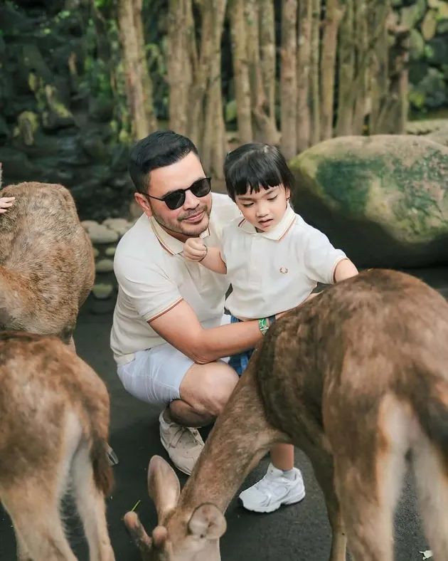 Liburan Keluarga Irish Bella