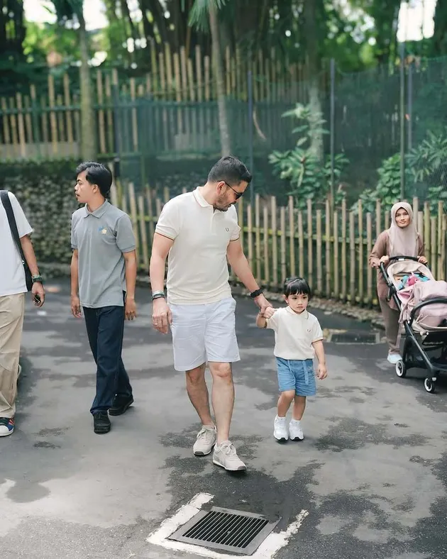 Liburan Keluarga Irish Bella