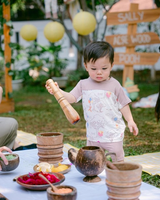 8 Photos of Issa, Nikita Willy's Child, Picnicking with Mika, Winona Willy's Child, Adorable Cousins!