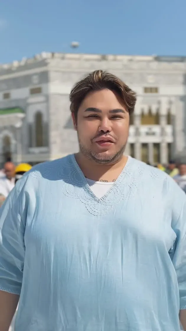 Ivan Gunawan Tunaikan Ibadah Umrah