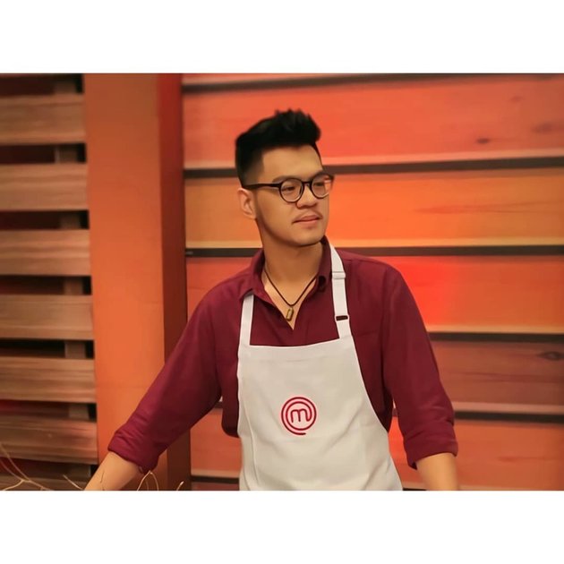 8 Portraits of Jerry Andrean, the Handsome Winner of MasterChef Indonesia Season 7