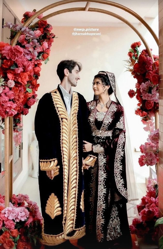 8 Portraits of Jharna Bhagwani Holding Henna and Engagement Events Before Marriage, Wearing Indian Customs - Beautiful Wearing Lehenga