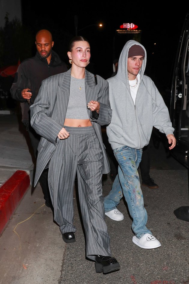 Justin & Hailey Bieber Step Out For Meeting in Matching Green Outfits:  Photo 1305231, Hailey Bieber, Justin Bieber Pictures