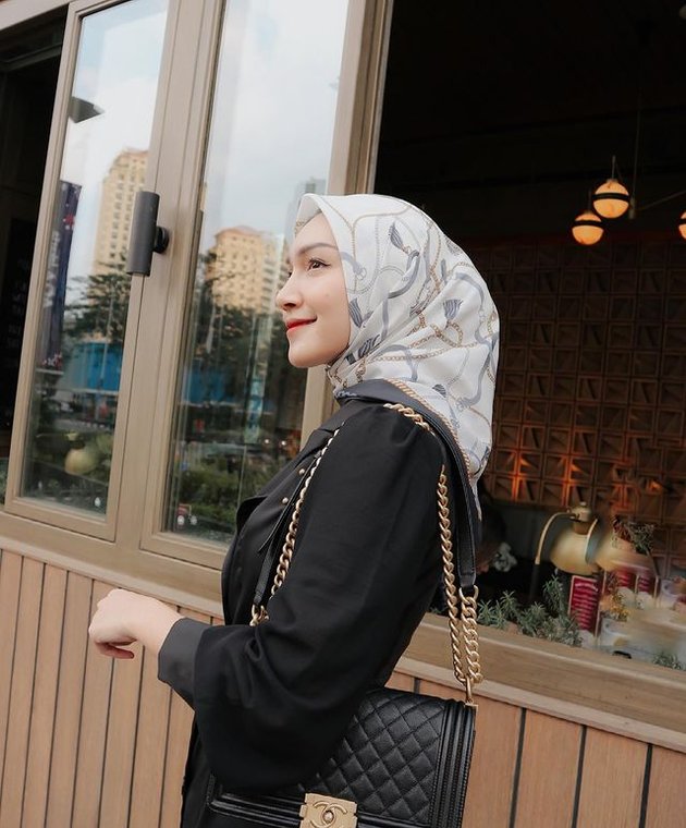 8 Latest Photos of Melody Prima After Her Break from the Entertainment World, Now Beautiful in Hijab - Focusing on Taking Care of Husband and Two Children