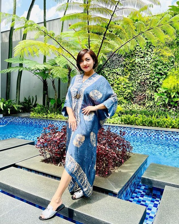 8 Latest Photos of Wiwid Gunawan, the Hot Mom who was Once Known for her Sensual Image - Now Married to a Wealthy Entrepreneur