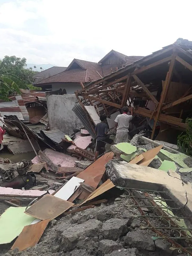 gempa palu, gempa di palu, kondisi palu donggala, gempa tsunami palu