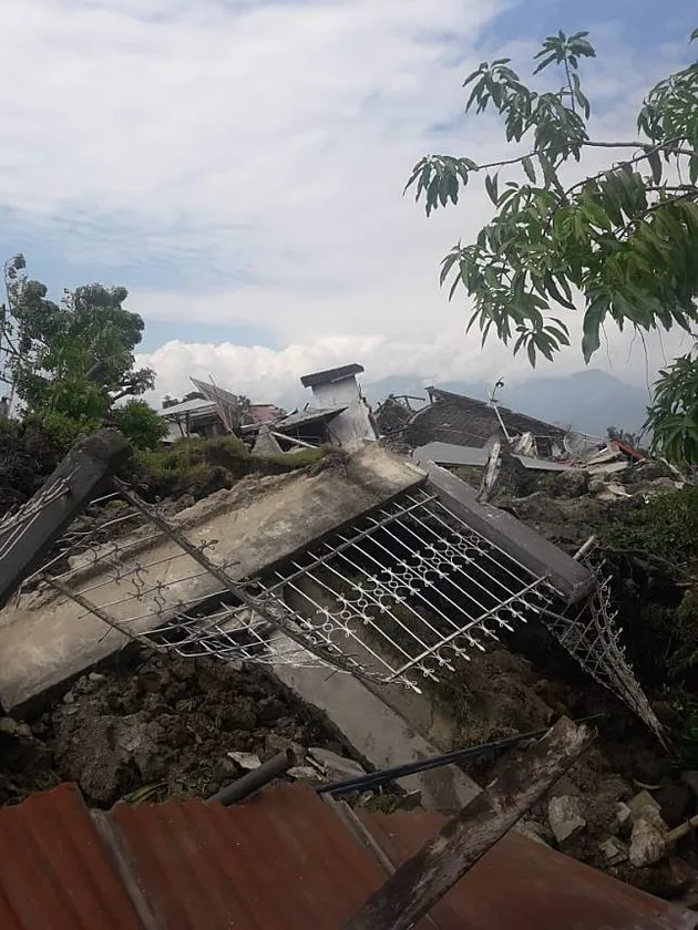 gempa palu, gempa di palu, kondisi palu donggala, gempa tsunami palu
