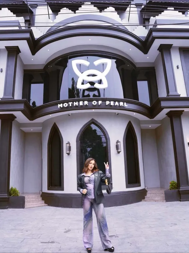 tampak depan Kantor Tasya Farasya yang Sudah Jadi