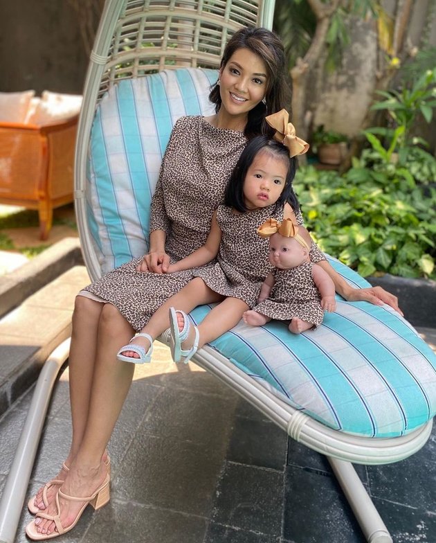 8 Sweet Moments of Togetherness Between Farah Quinn and Her Daughter, Exercising Together and Always Wearing Matching Outfits