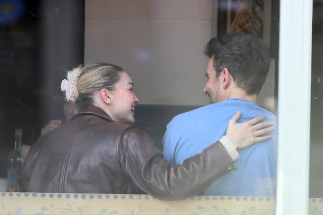 8 Portraits of Gigi Hadid's Closeness with Bradley Cooper After News of Split from Zayn Malik - Showing More Affection in Public