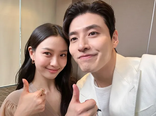 Potret kedekatan Go Min Si dan Kang Ha Neul