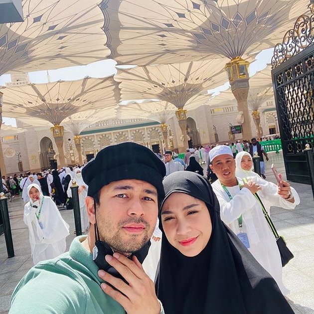 8 Portraits of Raffi Ahmad and Nagita Slavina's Family Performing Umrah, a Series of World Tour Activities