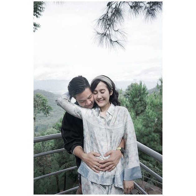 8 Portraits of Ardina Rasti and Arie Dwi Andhika's Intimacy that Always Stick Like a Stamp, Even More Harmonious with Two Children!