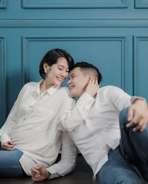 8 Portraits of Ardina Rasti and Arie Dwi Andhika's Intimacy that Always Stick Like a Stamp, Even More Harmonious with Two Children!