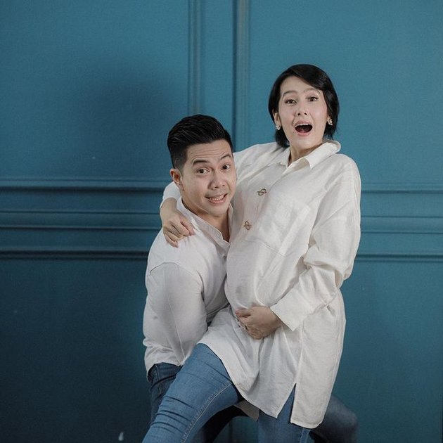 8 Portraits of Ardina Rasti and Arie Dwi Andhika's Intimacy that Always Stick Like a Stamp, Even More Harmonious with Two Children!