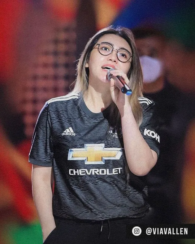 Via Vallen Manchester United MU