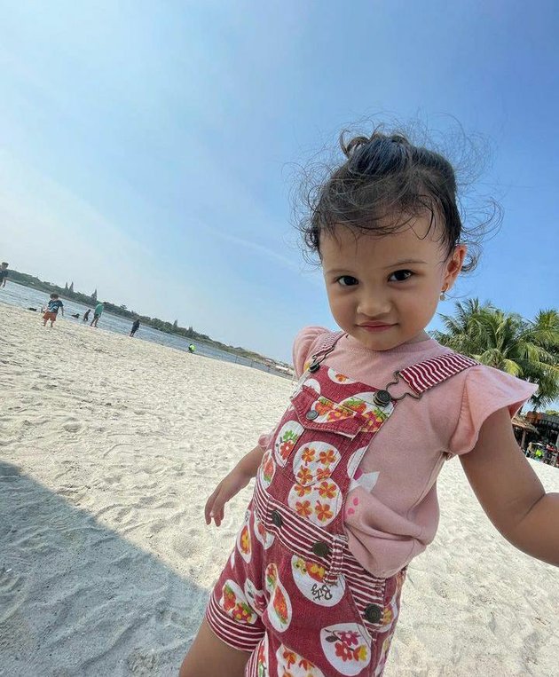 8 Pictures of Aqila and Raisya, Sidik Eduard's Children, Who Have Adorable Foreign Faces!