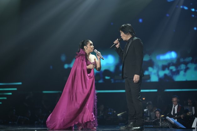 8 Photos of Ruth Sahanaya's 'Symphony From the Heart' 40th Anniversary Concert that Successfully Held, Tickets Sold Out