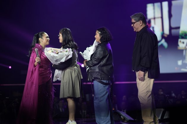 8 Photos of Ruth Sahanaya's 'Symphony From the Heart' 40th Anniversary Concert that Successfully Held, Tickets Sold Out