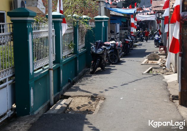 8 Viral Grave Photos in Narrow Alley, Turns Out in Front of Abdel Achrian's House