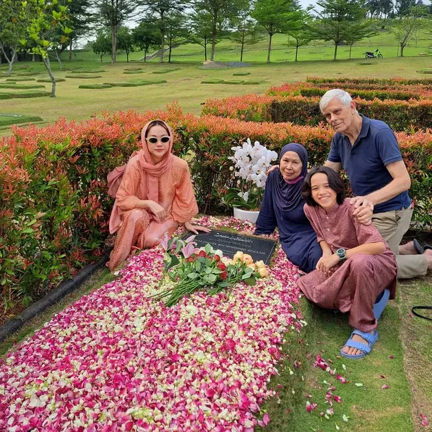 Keluarga Mendiang Ashraf