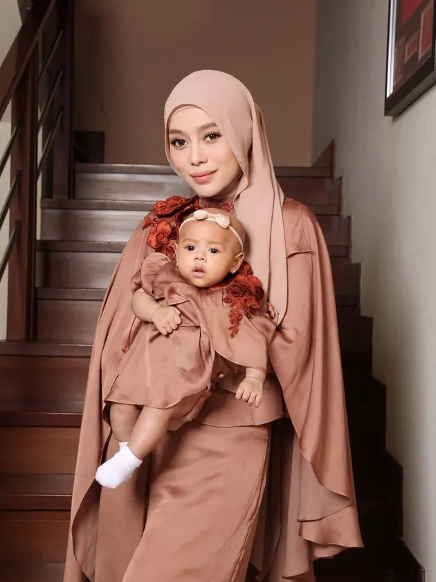 Lesti Kejora gendong anak ketiga