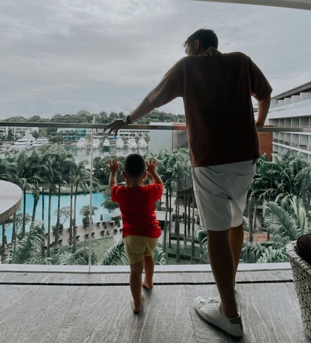 8 Photos of Citra Kirana and Rezky Aditya's Vacation in Singapore, Athar's Funny Behavior Becomes the Highlight of Netizens