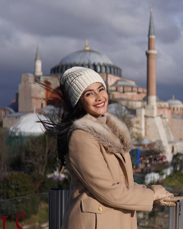 8 Photos of Maudy Koesnaedi's Vacation in Turkey, Happy with Husband and Only Child - Making Netizens Focus on One Good Looking Family