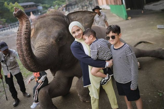 8 Fun Vacation Photos of Rafathar & Rayyanza with Nagita Slavina after Returning from Hajj