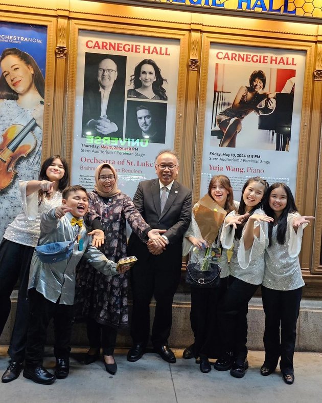 8 Portraits of London, Wulan Guritno's Daughter, Successful Appearance in New York, Performing Alongside Ray Parker Jr. - Once Again Honoring the Nation's Name