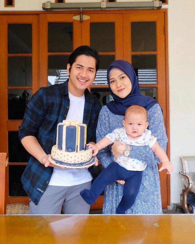 8 Cute Photos of Baby Zayn, Son of Zikri Daulay and Henny