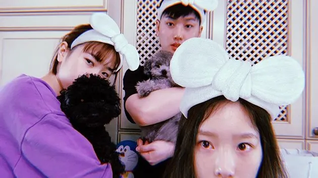 Taeyeon Girls Generation Bersama Kakak Adik