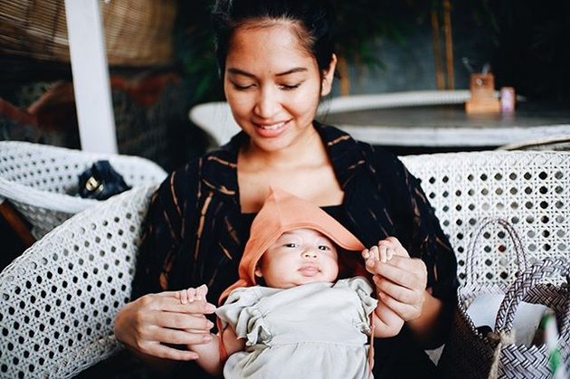 8 Sweet Portraits of New Celebrity Moms Carrying Their First Baby, From Shandy Aulia to Paula Verhoeven