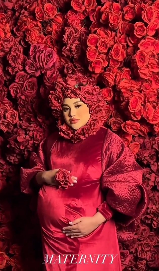8 Portraits of Aurel Hermansyah's Maternity Shoot that Receive Criticism, Lips are Called Too Thick - Resembling Kekeyi's Makeup